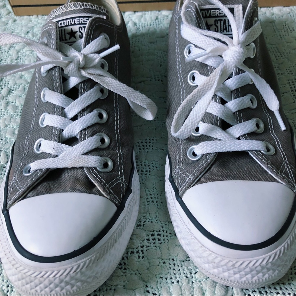 grey converse